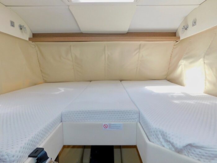 Dethleffs Grand AlpaI 7820-2 Fiat 2.3 AUTOMATIC Super Luxury A Class. November 2018 68 Plate with Only 5,900 miles from New. 2 to 4 Berth with 4 x 3 point Seat Belts. £129,999 - Image 53