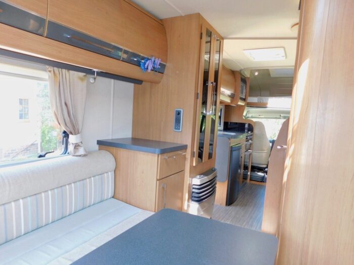 Auto-Trail Apache 700 SE. Fiat 2.3 6 BERTH with 4 x 3 Point Seat Belts with Front and Rear Lounge and Dining Areas. £41,999 - Image 22