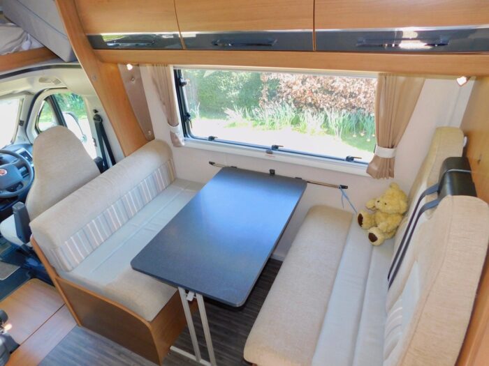 Auto-Trail Apache 700 SE. Fiat 2.3 6 BERTH with 4 x 3 Point Seat Belts with Front and Rear Lounge and Dining Areas. £41,999 - Image 21