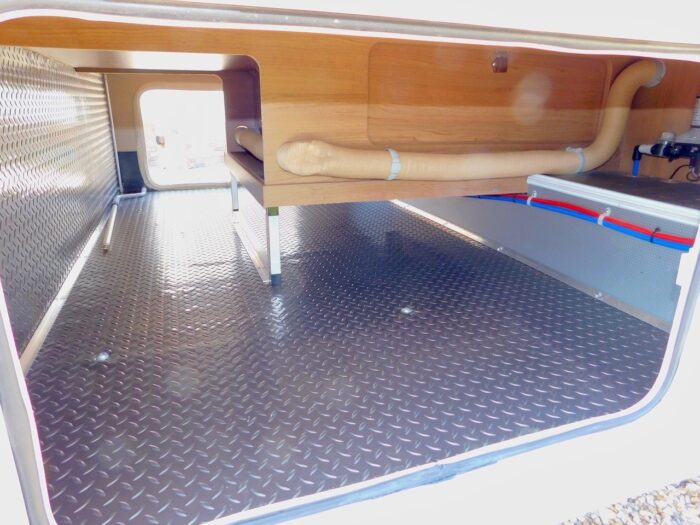 Auto-Trail Apache 700 SE. Fiat 2.3 6 BERTH with 4 x 3 Point Seat Belts with Front and Rear Lounge and Dining Areas. £41,999 - Image 2