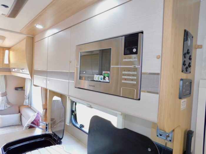 Elddis Sussex Fontwell Special Edition 196 Peugeot 2.0 Hdi with 6 Berth and 6 Seatbelts and Front and Rear Lounge and Dining Areas and with Only 16,800 miles from New in November 2016. £44,999 - Image 15