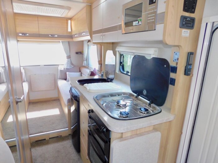 Elddis Sussex Fontwell Special Edition 196 Peugeot 2.0 Hdi with 6 Berth and 6 Seatbelts and Front and Rear Lounge and Dining Areas and with Only 16,800 miles from New in November 2016. £44,999 - Image 14
