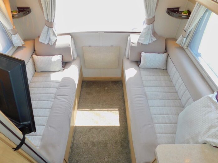 Elddis Sussex Fontwell Special Edition 196 Peugeot 2.0 Hdi with 6 Berth and 6 Seatbelts and Front and Rear Lounge and Dining Areas and with Only 16,800 miles from New in November 2016. £44,999 - Image 8