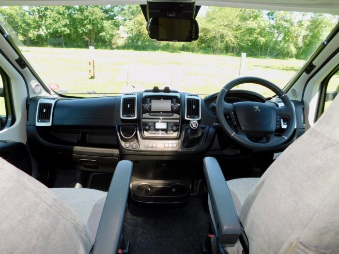 Elddis Majestic 120 Peugeot 2.2 Hdi Euro 6. LUXURY 2 Berth with REAR LOUNGE. Sleep as Either 2 Singles or a Huge Double Bed. ULEZ Compliant. Only 6,000 miles from New. £52,999 - Image 22
