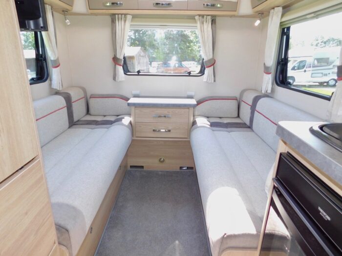 Elddis Majestic 120 Peugeot 2.2 Hdi Euro 6. LUXURY 2 Berth with REAR LOUNGE. Sleep as Either 2 Singles or a Huge Double Bed. ULEZ Compliant. Only 6,000 miles from New. £52,999 - Image 14