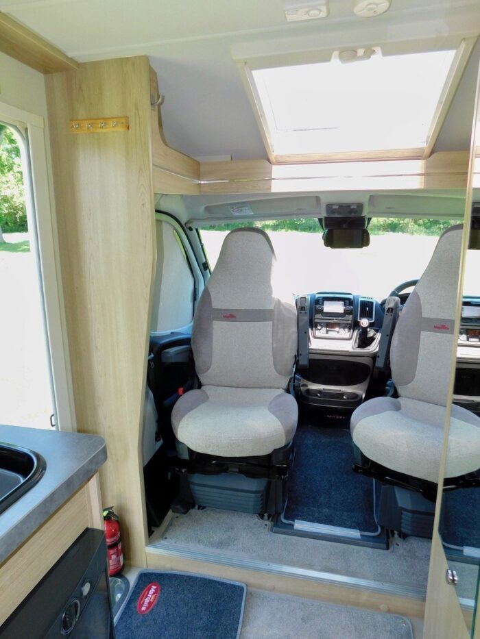 Elddis Majestic 120 Peugeot 2.2 Hdi Euro 6. LUXURY 2 Berth with REAR LOUNGE. Sleep as Either 2 Singles or a Huge Double Bed. ULEZ Compliant. Only 6,000 miles from New. £52,999 - Image 8