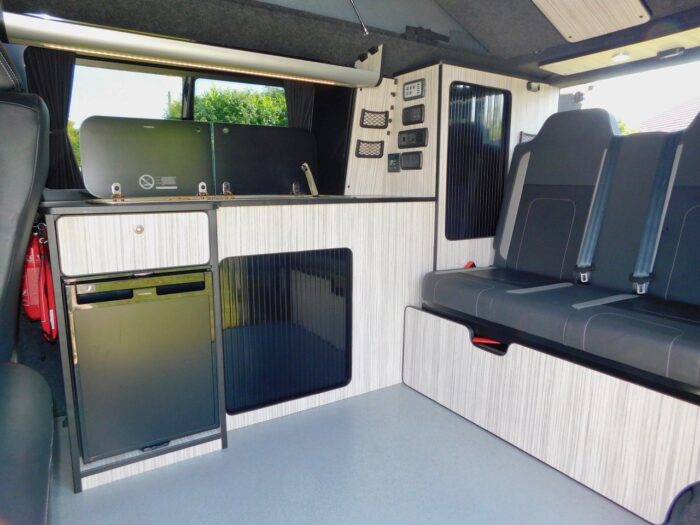 VW 4 Berth POP TOP & Van 2.0 Tdi 102 bhp by ULTIMATE Campers with 5 Seatbelts. Only 72,950 miles and 2 previous owners from New. November 2015 65 plate. £34,999 - Image 12