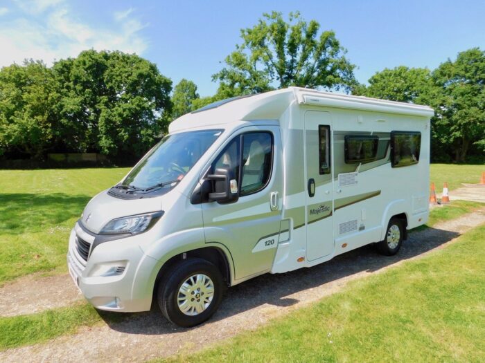 Elddis Majestic 120 Peugeot 2.2 Hdi Euro 6. LUXURY 2 Berth with REAR LOUNGE. Sleep as Either 2 Singles or a Huge Double Bed. ULEZ Compliant. Only 6,000 miles from New. £52,999 - Image 2