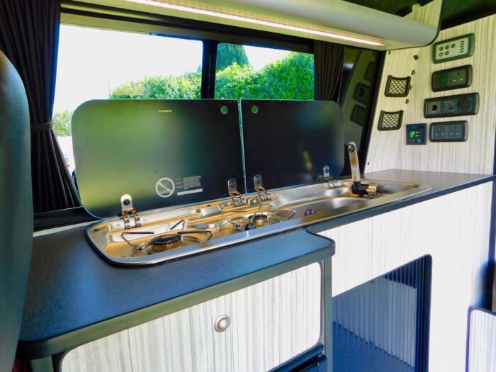 VW 4 Berth POP TOP & Van 2.0 Tdi 102 bhp by ULTIMATE Campers with 5 Seatbelts. Only 72,950 miles and 2 previous owners from New. November 2015 65 plate. £34,999 - Image 7