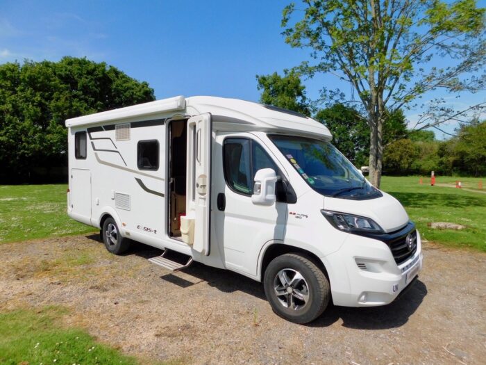 Hymer EXSIS T 588. 2018 Luxury Compact 2 Berth with Twin Beds Over the Huge Garage. 4 x Seatbelts. Plated at 3500 Kgs. **ULEZ COMPLIANT** £58,999 - Image 20