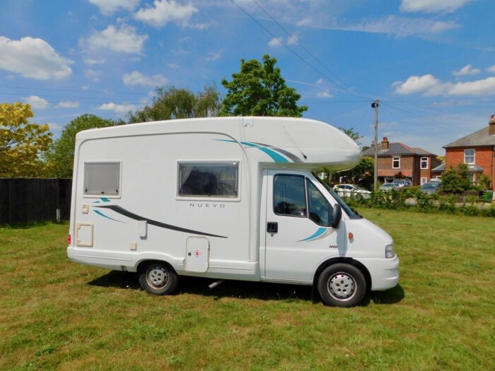 Auto-Sleeper Nuevo ES with 4 Berths and 5 x Travelling Seats with 5 x Seatbelts. Peugeot 2.0 Hdi Engine. 2005 and with Only 34,000 miles from New. (Deposit Now Taken) - Image 29