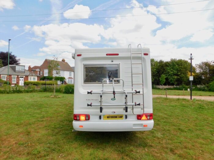 Auto-Sleeper Nuevo ES with 4 Berths and 5 x Travelling Seats with 5 x Seatbelts. Peugeot 2.0 Hdi Engine. 2005 and with Only 34,000 miles from New. (Deposit Now Taken) - Image 19