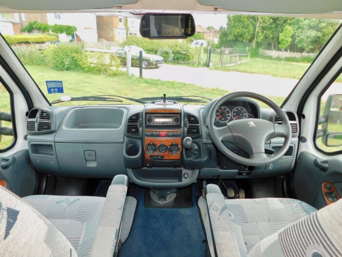 Auto-Sleeper Nuevo ES with 4 Berths and 5 x Travelling Seats with 5 x Seatbelts. Peugeot 2.0 Hdi Engine. 2005 and with Only 34,000 miles from New. (Deposit Now Taken) - Image 17