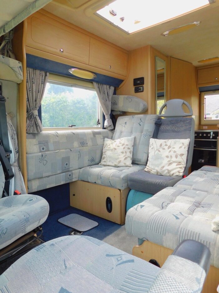 Auto-Sleeper Nuevo ES with 4 Berths and 5 x Travelling Seats with 5 x Seatbelts. Peugeot 2.0 Hdi Engine. 2005 and with Only 34,000 miles from New. (Deposit Now Taken) - Image 11