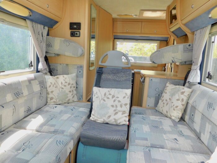 Auto-Sleeper Nuevo ES with 4 Berths and 5 x Travelling Seats with 5 x Seatbelts. Peugeot 2.0 Hdi Engine. 2005 and with Only 34,000 miles from New. (Deposit Now Taken) - Image 6