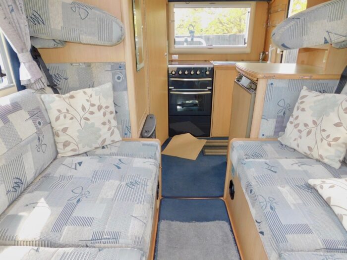 Auto-Sleeper Nuevo ES with 4 Berths and 5 x Travelling Seats with 5 x Seatbelts. Peugeot 2.0 Hdi Engine. 2005 and with Only 34,000 miles from New. (Deposit Now Taken) - Image 5