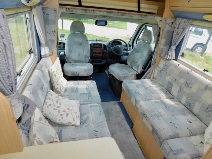 Auto-Sleeper Nuevo ES with 4 Berths and 5 x Travelling Seats with 5 x Seatbelts. Peugeot 2.0 Hdi Engine. 2005 and with Only 34,000 miles from New. (Deposit Now Taken) - Image 4