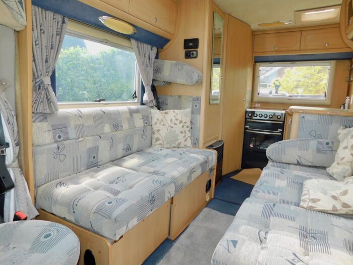 Auto-Sleeper Nuevo ES with 4 Berths and 5 x Travelling Seats with 5 x Seatbelts. Peugeot 2.0 Hdi Engine. 2005 and with Only 34,000 miles from New. (Deposit Now Taken) - Image 3