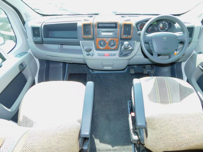 2009 Elddis Sunseeker 150 Peugeot 2.2 HDI 4 Berth Motorhome with Only 21,900 Miles from New £25,999 - Image 19