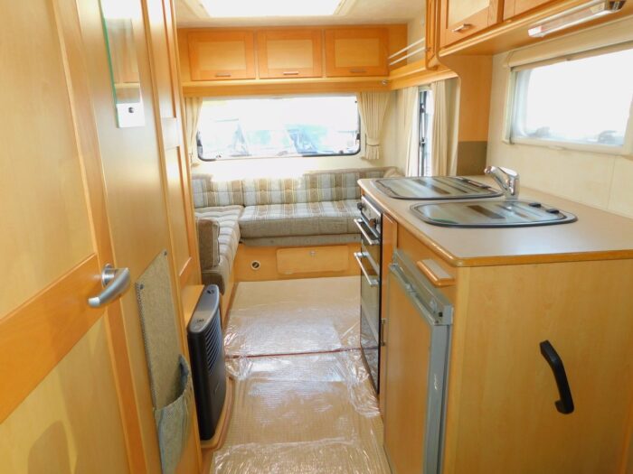 2009 Elddis Sunseeker 150 Peugeot 2.2 HDI 4 Berth Motorhome with Only 21,900 Miles from New £25,999 - Image 16