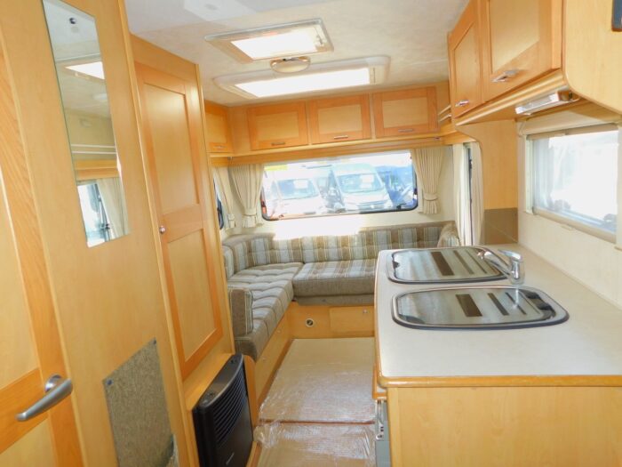2009 Elddis Sunseeker 150 Peugeot 2.2 HDI 4 Berth Motorhome with Only 21,900 Miles from New £25,999 - Image 15