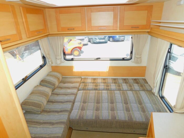 2009 Elddis Sunseeker 150 Peugeot 2.2 HDI 4 Berth Motorhome with Only 21,900 Miles from New £25,999 - Image 6