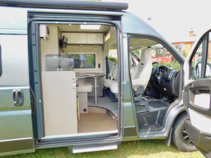 Burstner City Car C600 Harmony Line Fiat 2.3 AUTOMATIC Luxury Compact 2 to 3 Berth under 6m Long and Only 14,580 miles from New 2019 £54,999 - Image 16