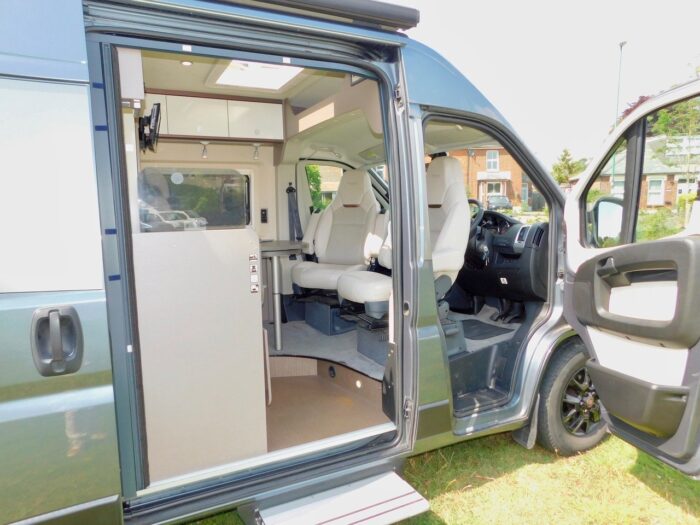 Burstner City Car C600 Harmony Line Fiat 2.3 AUTOMATIC Luxury Compact 2 to 3 Berth under 6m Long and Only 14,580 miles from New 2019 £54,999 - Image 13