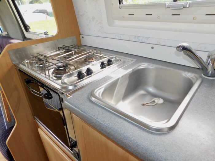 2003 WILDAX CONSTELLATION 2.2 HDI MANUAL Gearbox. 2 BERTH Campervan . 5.99m  £20,999 - Image 11