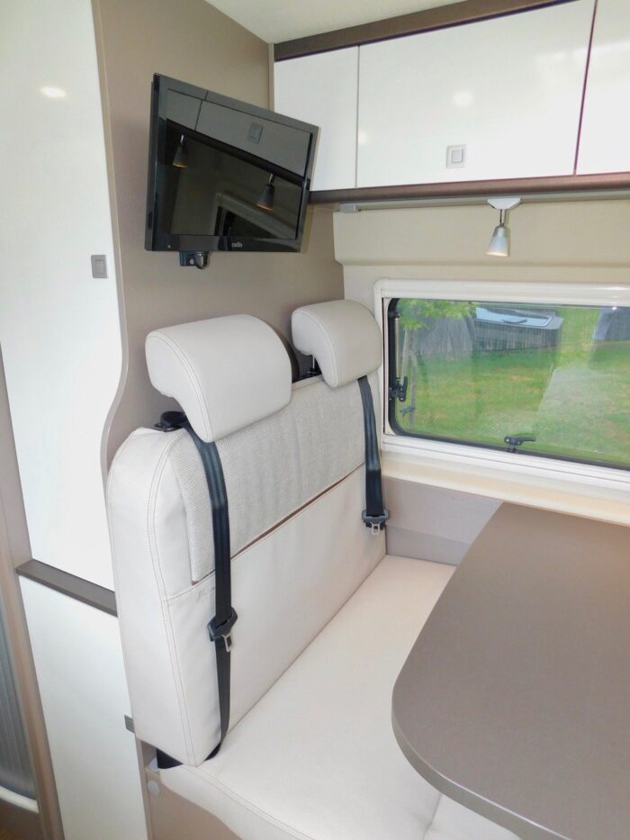Burstner City Car C600 Harmony Line Fiat 2.3 AUTOMATIC Luxury Compact 2 to 3 Berth under 6m Long and Only 14,580 miles from New 2019 £54,999 - Image 9