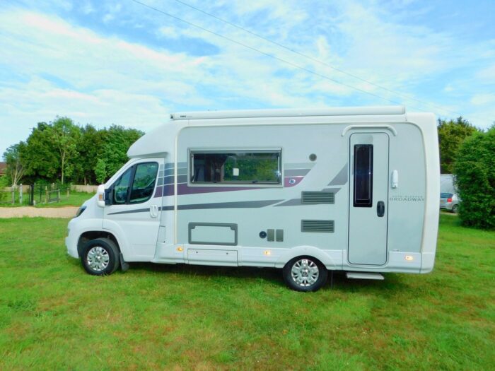 Auto-Sleeper Broadway Luxury 2 Berth. Peugeot 2.0L. 2017 with Only 21,153 Miles from New. Only 6.28m Long. £47,999 - Image 2