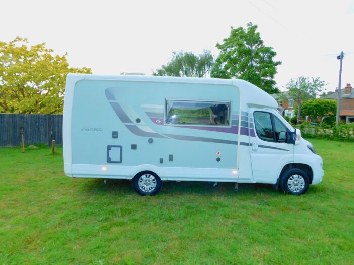 Auto-Sleeper Broadway Luxury 2 Berth. Peugeot 2.0L. 2017 with Only 21,153 Miles from New. Only 6.28m Long. £47,999 - Image 32