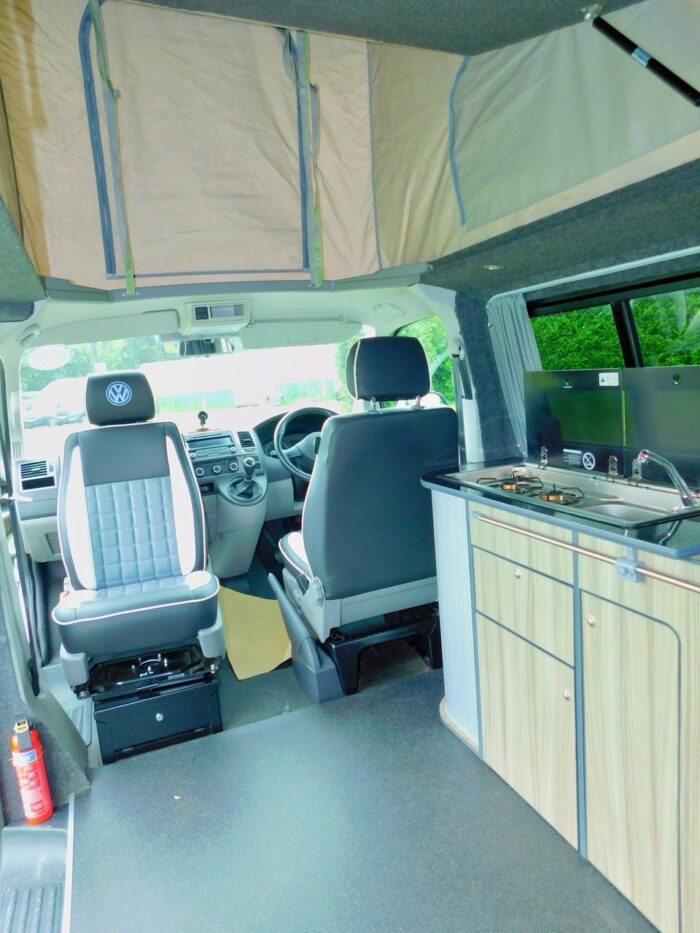 VW LWB 2.0L T32 Professional Conversion 2 Plus 2 Berth Highline. 2014 with Full Service History. Only 2 Owners from New. £27,999 - Image 10