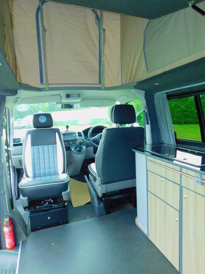 VW LWB 2.0L T32 Professional Conversion 2 Plus 2 Berth Highline. 2014 with Full Service History. Only 2 Owners from New. £27,999 - Image 8