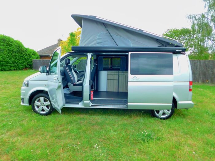 VW LWB 2.0L T32 Professional Conversion 2 Plus 2 Berth Highline. 2014 with Full Service History. Only 2 Owners from New. £27,999 - Image 4