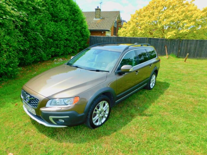 Volvo XC 70 2.4 D4 SE Lux Geartronic AWD Euro 5 5dr. November 2013, 63 Plate.. £14,490
