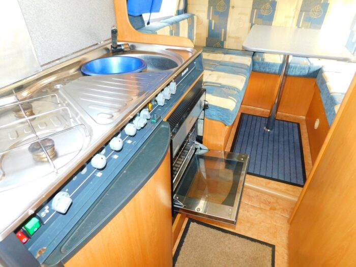 Dethleffs Globebus Fiat 2.3 Jtd Luxury 4 Berth. Rear LOUNGE and 5 Seatbelts. £32,999 - Image 13