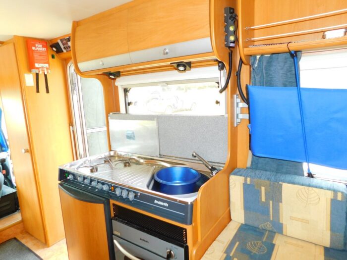 Dethleffs Globebus Fiat 2.3 Jtd Luxury 4 Berth. Rear LOUNGE and 5 Seatbelts. £32,999 - Image 12