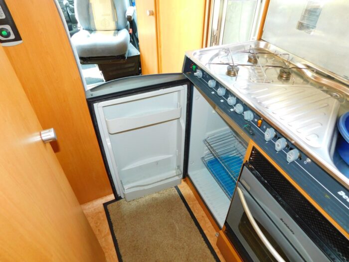 Dethleffs Globebus Fiat 2.3 Jtd Luxury 4 Berth. Rear LOUNGE and 5 Seatbelts. £32,999 - Image 11