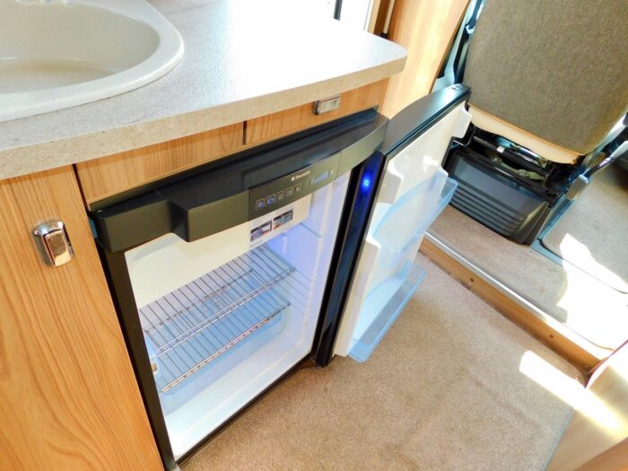Bessacarr 462 Luxury 2 Berth with Huge REAR U SHAPE LOUNGE. Only 6.43m Long. Ultimate Specification. ULEZ Compliant.. £39,999 - Image 25