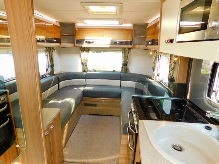 Bessacarr 462 Luxury 2 Berth with Huge REAR U SHAPE LOUNGE. Only 6.43m Long. Ultimate Specification. ULEZ Compliant.. £39,999 - Image 19