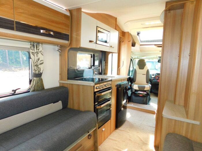 Bessacarr 462 Luxury 2 Berth with Huge REAR U SHAPE LOUNGE. Only 6.43m Long. Ultimate Specification. ULEZ Compliant.. £39,999 - Image 17