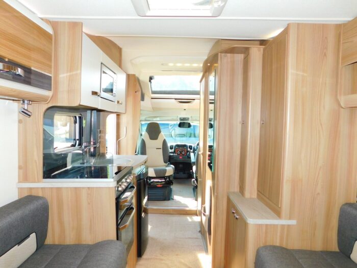 Bessacarr 462 Luxury 2 Berth with Huge REAR U SHAPE LOUNGE. Only 6.43m Long. Ultimate Specification. ULEZ Compliant.. £39,999 - Image 16