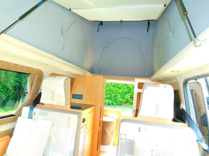 Hillside Leisure Cromford VW 2.0 Tdi 140 Bhp Highline with the Dsg AUTOMATIC Transmission. Award Winning Luxury Campervan with Rear Washroom with Flushing TOILET. 2014. £39,999 - Image 7
