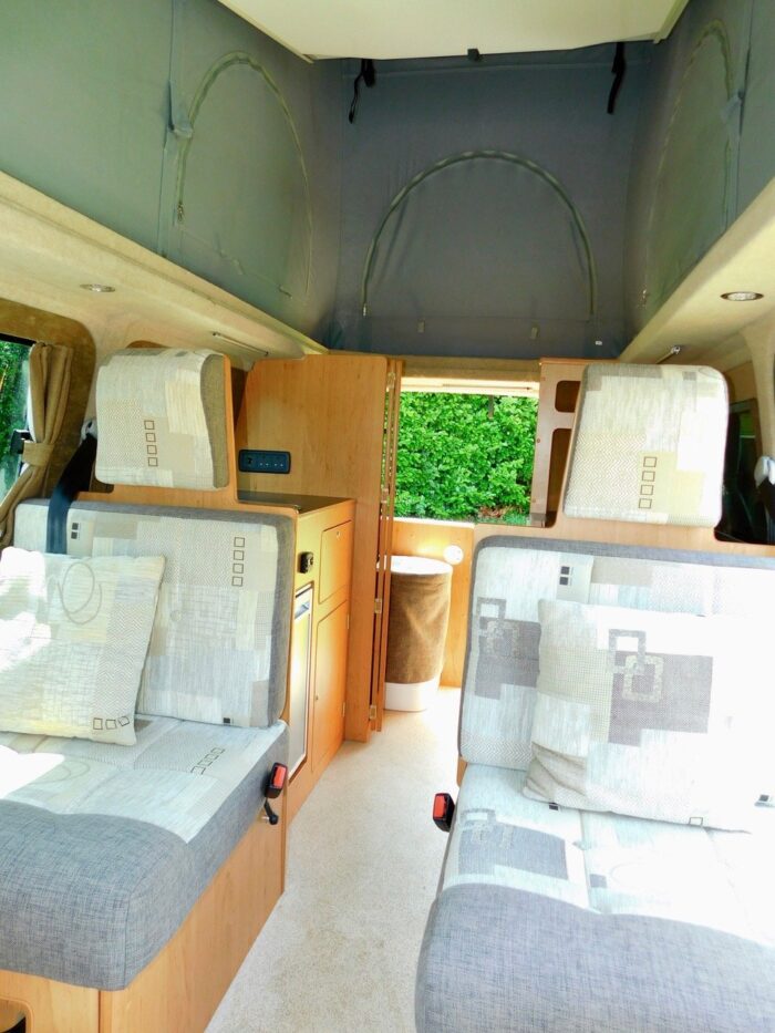 Hillside Leisure Cromford VW 2.0 Tdi 140 Bhp Highline with the Dsg AUTOMATIC Transmission. Award Winning Luxury Campervan with Rear Washroom with Flushing TOILET. 2014. £39,999 - Image 9