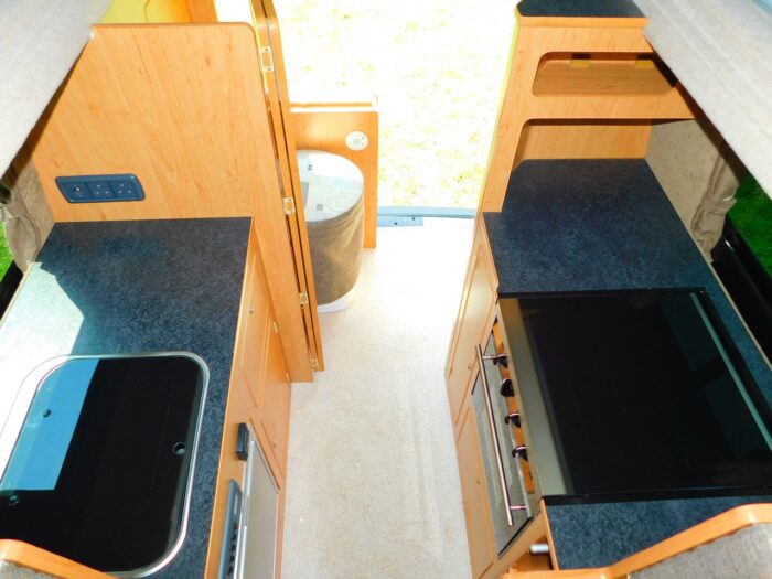 Hillside Leisure Cromford VW 2.0 Tdi 140 Bhp Highline with the Dsg AUTOMATIC Transmission. Award Winning Luxury Campervan with Rear Washroom with Flushing TOILET. 2014. £39,999 - Image 11