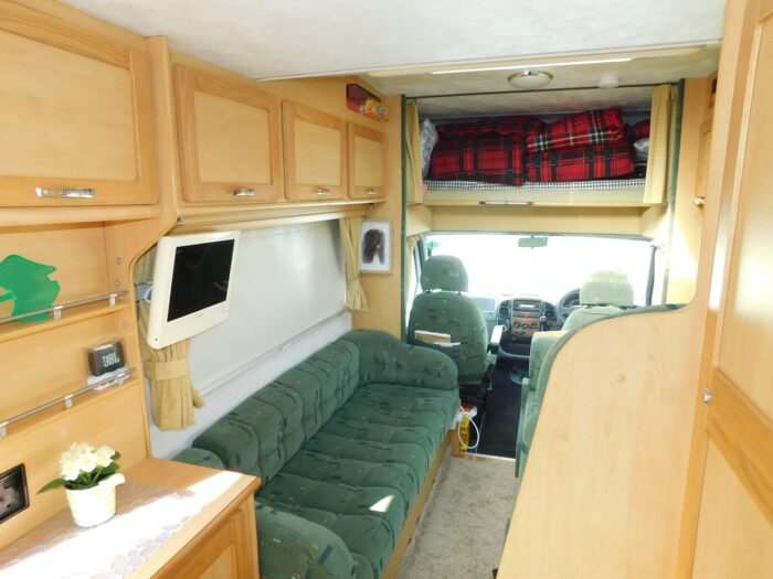 Elddis Firestorm 300 Peugeot 2.2 Hdi Barrons Special Edition 5 BERTH with 4 x 3 point SEAT BELTS. Only 47,600 miles.  £20,999 - Image 6