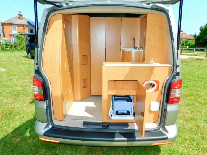 Hillside Leisure Cromford VW 2.0 Tdi 140 Bhp Highline with the Dsg AUTOMATIC Transmission. Award Winning Luxury Campervan with Rear Washroom with Flushing TOILET. 2014. £39,999 - Image 16