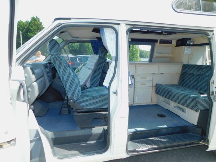 VW 2.0 Petrol Holdsworth Villa 2 Plus 2 Berth Campervan £12,999 - Image 11