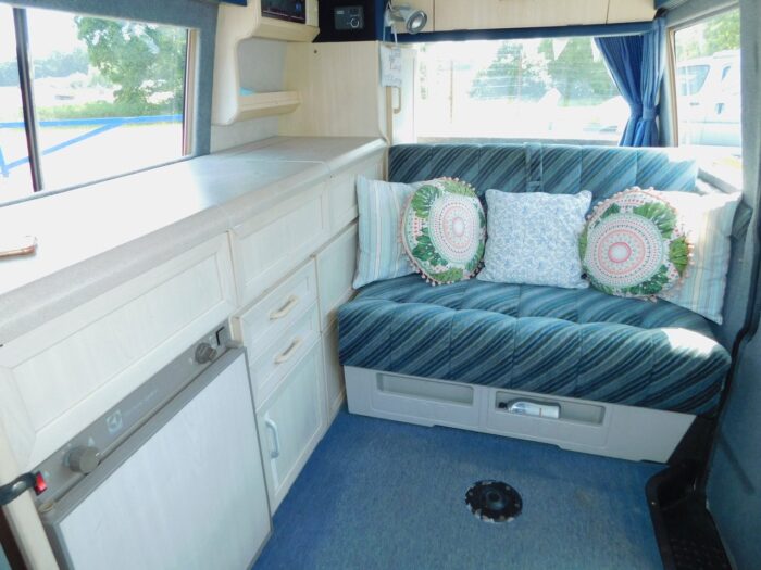VW 2.0 Petrol Holdsworth Villa 2 Plus 2 Berth Campervan £12,999 - Image 10